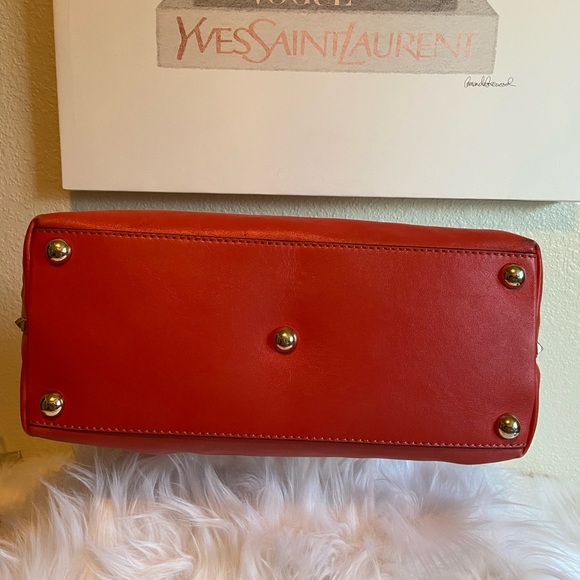 Valentino Garavani VGUC Dome Rockstud Tote in Coral Calfskin - Picture 10 of 15